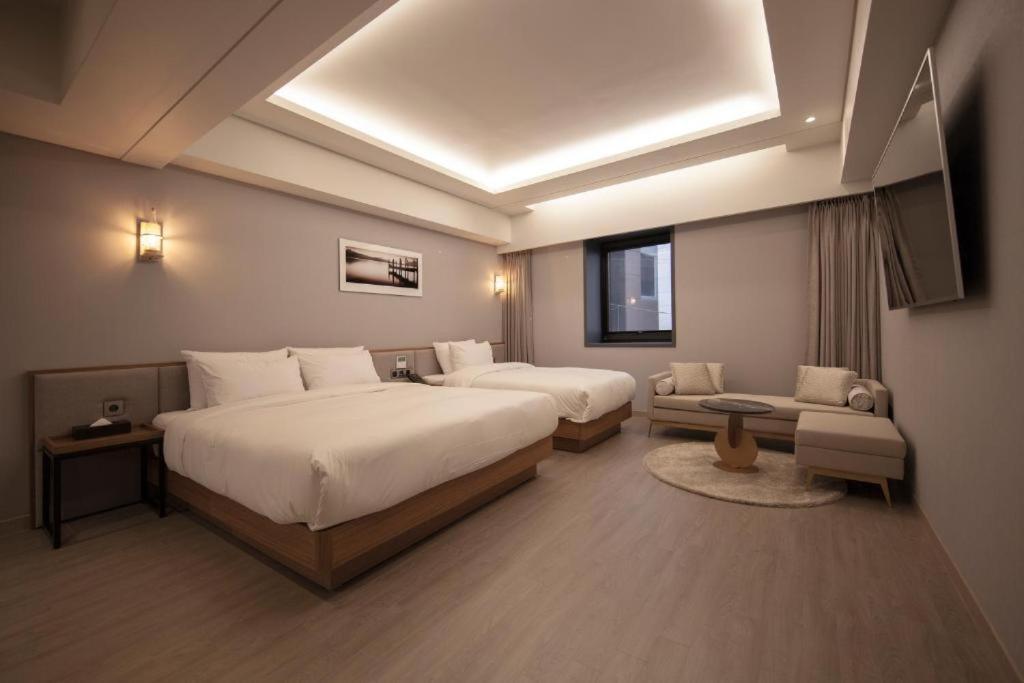 Hound Hotel Yeonsan Busan Exterior foto